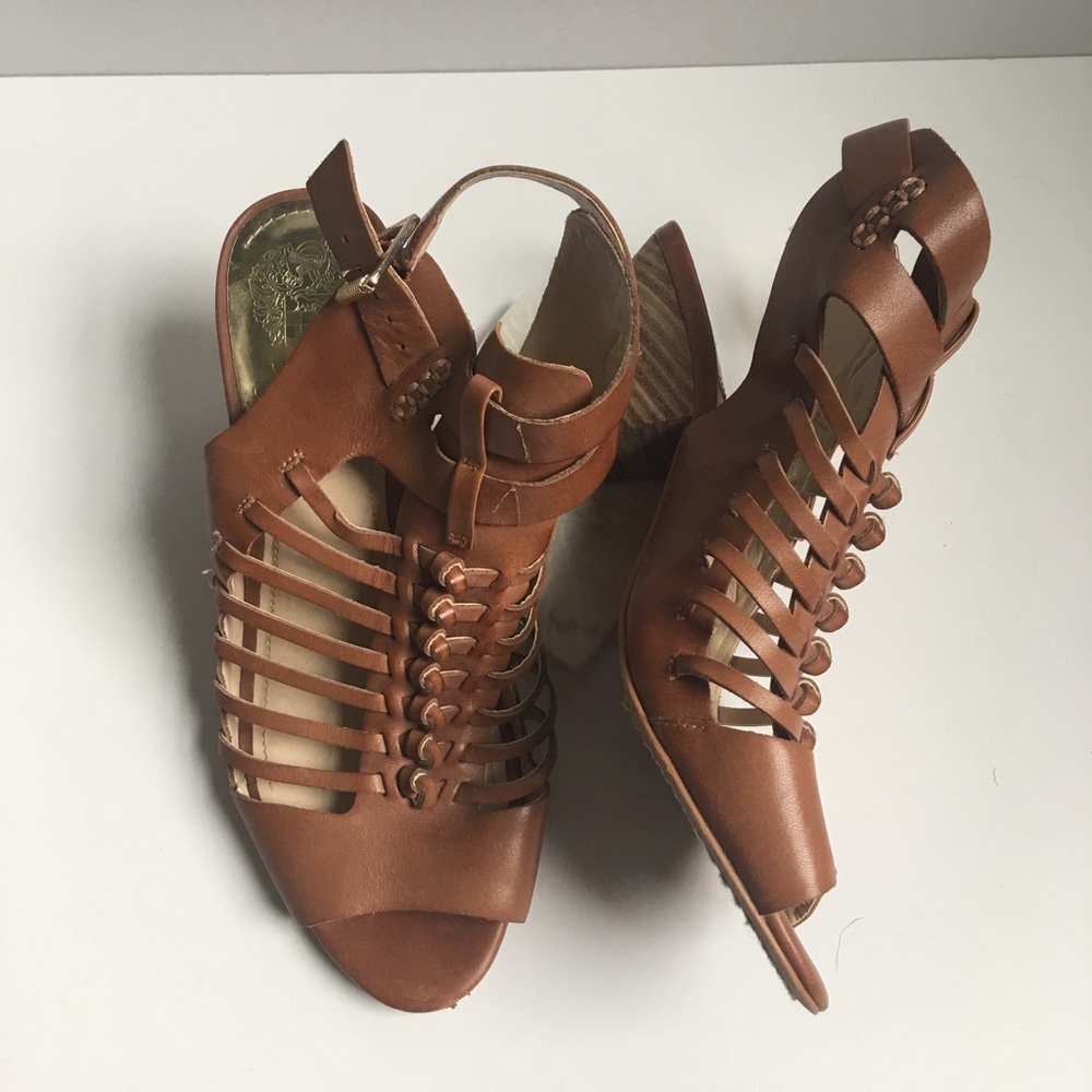 Vince Camuto come heel brown sandals